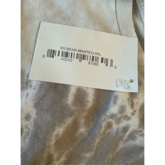 SIMPLY SOUTHERN MEDIUM “TIS THE SEASON” Short Sleeve Tshirt - Picture 9 of 9